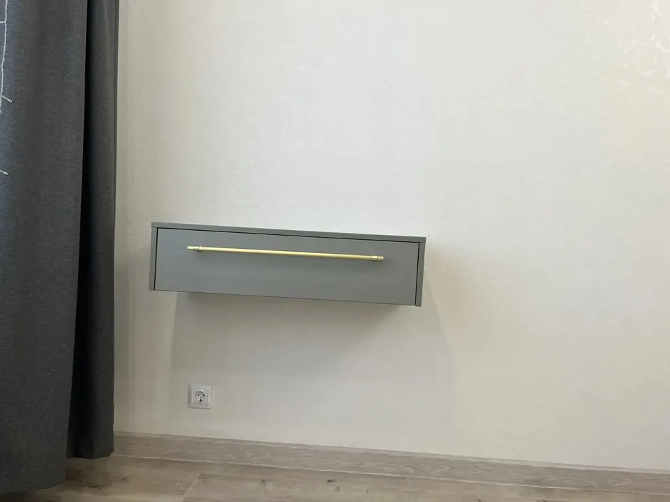 Подвесная консоль с ящиком